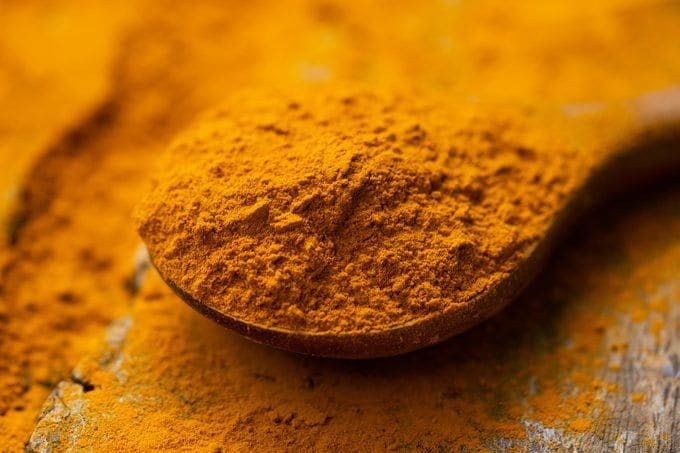 پودر زردچوبه با پایداری رنگ حرارتی